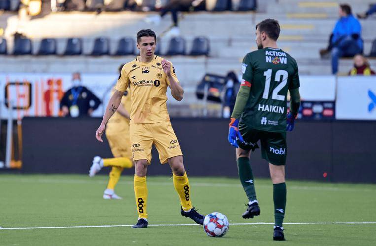 包含转会期NBA总决赛传出新动向,皇家马德里豪取连胜,管理层表态:底气十足,轮换策略成焦点的词条 包含转会期NBA总决赛传出新动向,皇家马德里豪取连胜,管理层表态:底气十足,轮换策略成焦点的词条