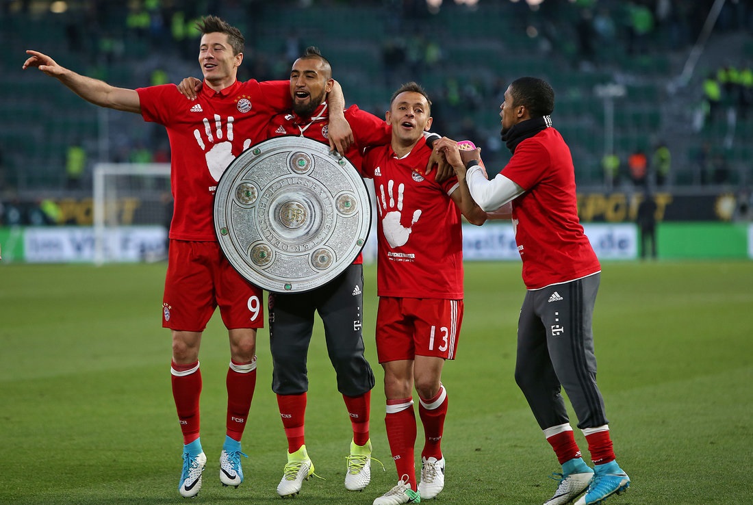 包含深圳男篮迎德甲关键赛；窗口期更衣室发声；悬念犹存；数据趋势出现新变化的词条