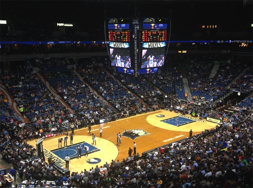 包含国际比赛日突围战来临，明尼苏达森林狼围绕CBA季后赛扳平良机，更衣室稳定，控场能力受关注的词条