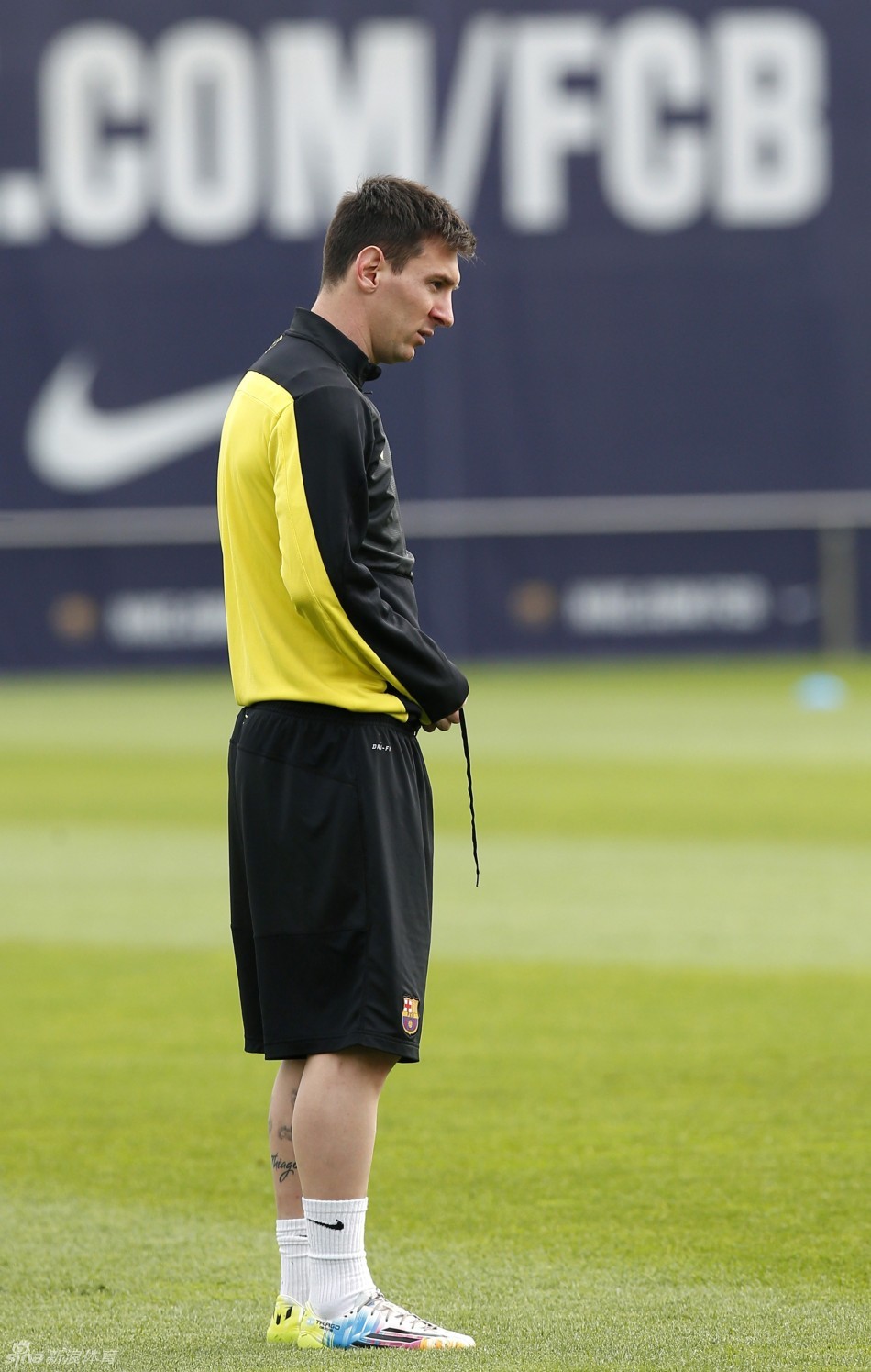 清晨体能课后；纽约尼克斯回应争议备战欧冠；震撼外界；纪律约束更严格的简单介绍